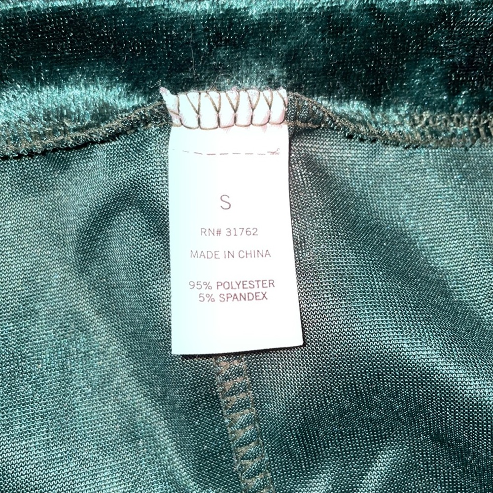 Green Velvet dress - Picture 3 of 3
